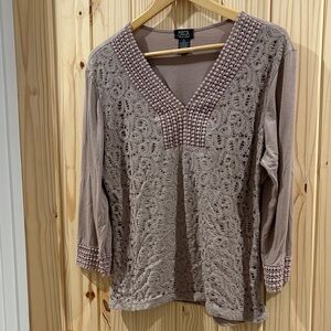 Elegant Lace V-Neck Blouse